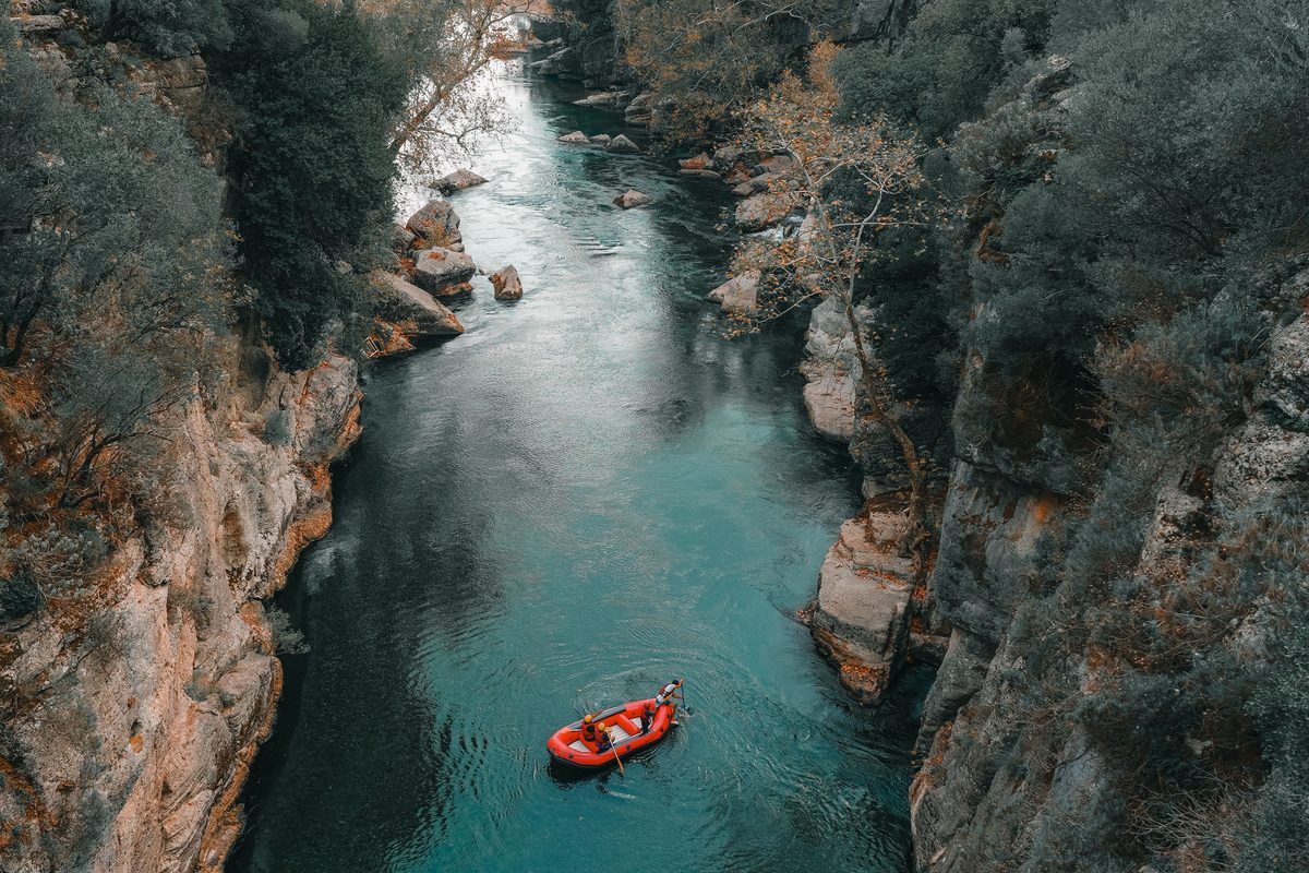 Köprülü Canyon Rafting türkisfarbenes Wasser