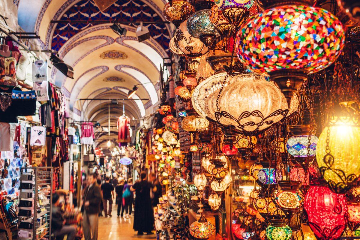 Grand Bazaar Istanbul bunte Lampen